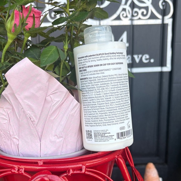 OLAPLEX No.5 Bond Maintenance Conditioner - White Bottle - Picture 4 of 7